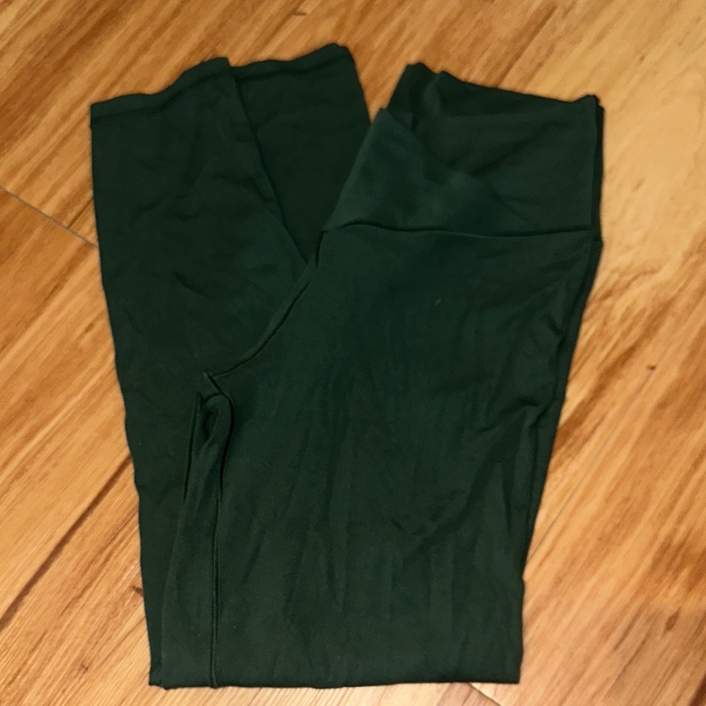 ✨Aerie Green Crossover Leggings✨